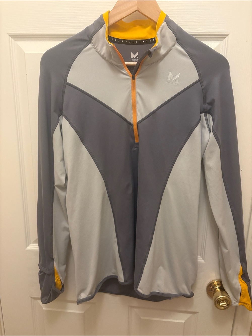 Women's Mission vapor active size large